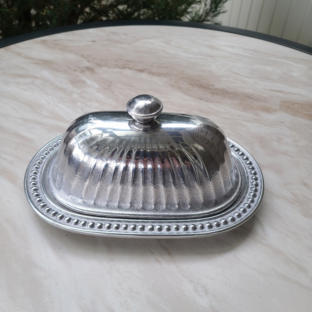 Wilton Armetale Flures and Pearls Butter Dish